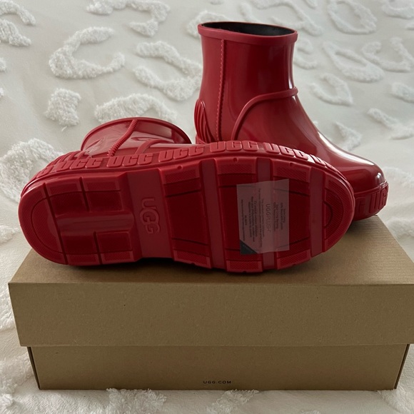 Ugg Drizlita Cozy Rain Boots NWB - Picture 5 of 8